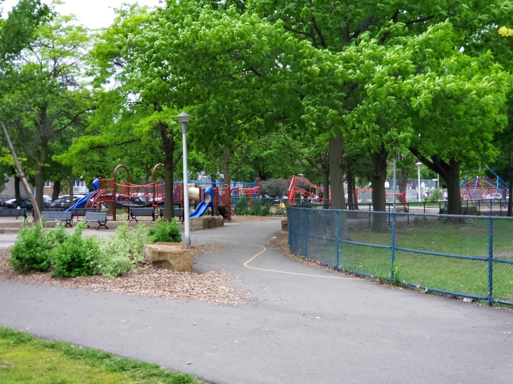 Parc Saint-Benoît | 9887 Rue Meilleur, Montréal, QC H3L 3J7, Canada | Phone: (514) 872-0311