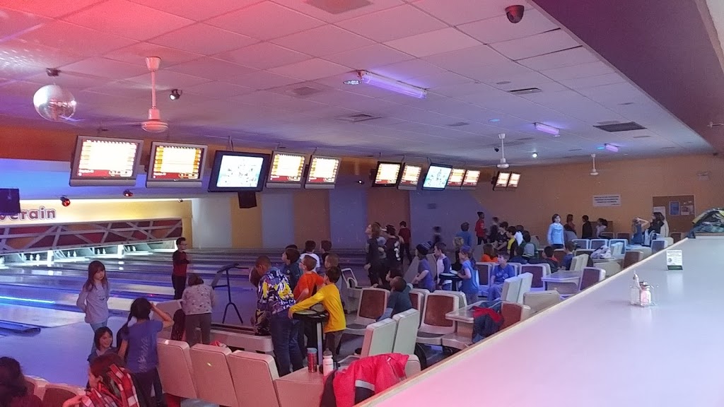 Salle de quilles Le Riverain | 6280 Boul Saint-Laurent, Sainte-Catherine, QC J5C 1B2, Canada | Phone: (450) 635-0660