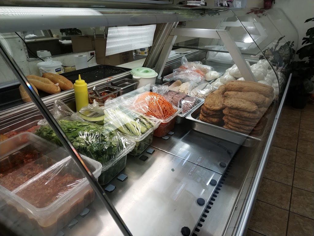 Banh Mi Tan Đinh Bakery | 3415 Dixie Rd, Mississauga, ON L4Y 2B1, Canada | Phone: (905) 624-9099