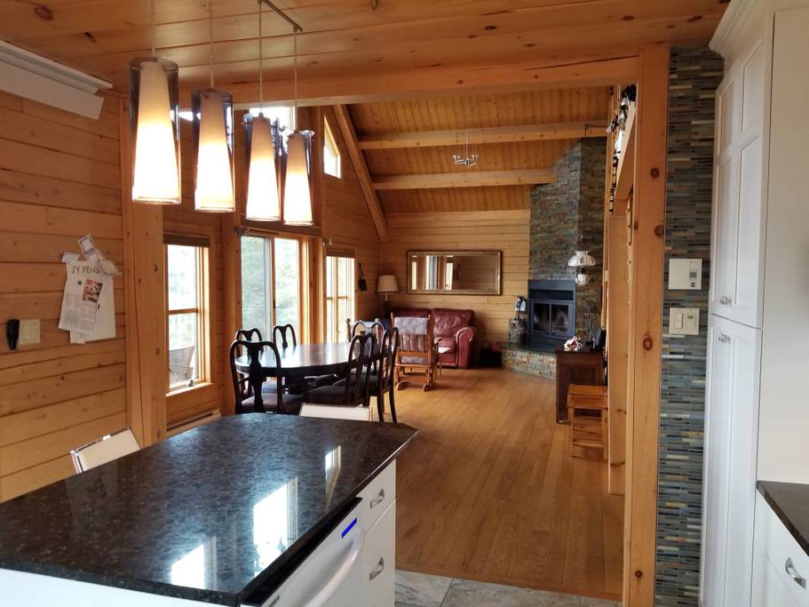 Chalet Domaine de la grande-Ourse | Notre-Dame-des-Bois, QC J0B 2E0, Canada | Phone: (418) 264-3799