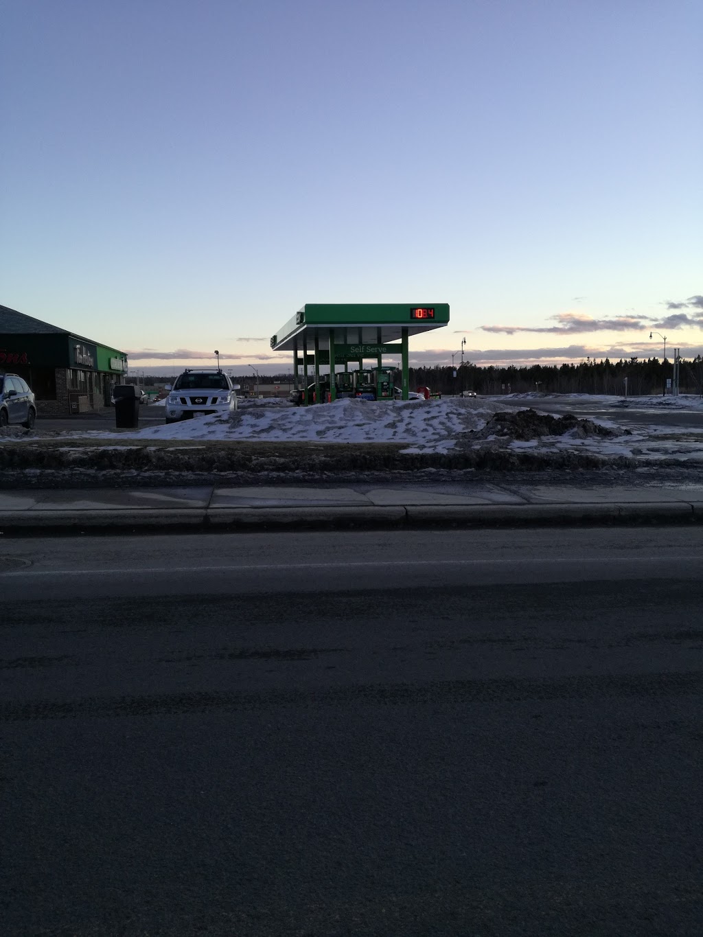 Needs Fast Fuel Riverview | 500 Pinewood Rd, Riverview, NB E1B 5J9, Canada | Phone: (506) 386-8886