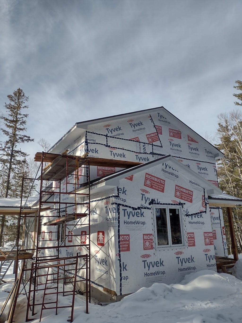 MT Roofing / Maintenance INC | 144 Edinburgh Dr, Moncton, NB E1E 2K7, Canada | Phone: (506) 381-0660