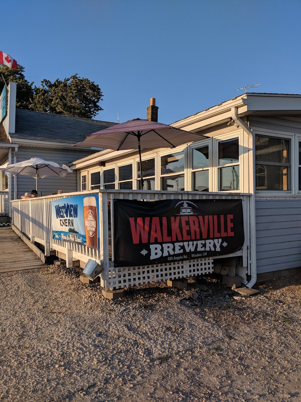 Westview Tavern | 1065 W Shore Rd, Pelee Island, ON N0R 1M0, Canada | Phone: (519) 724-2500