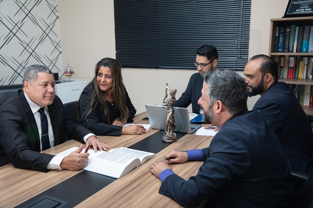 Edwards Pollard LLP | 225 Speers Rd Unit 12, Oakville, ON L6K 0J4, Canada | Phone: (289) 529-0404