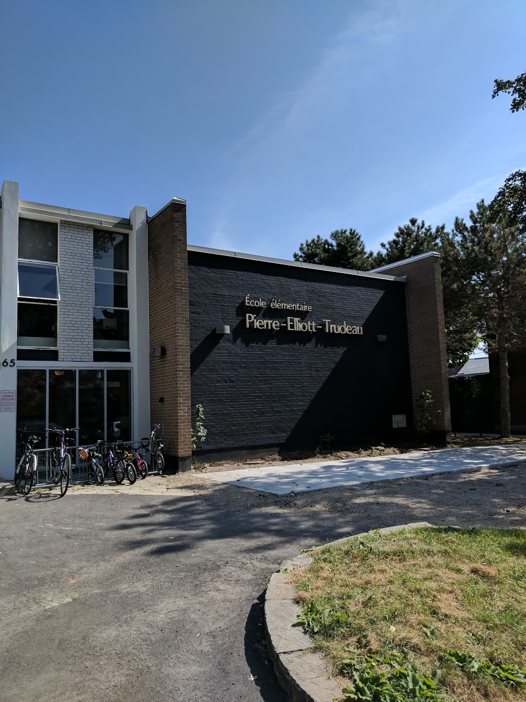 Pierre Elliott Trudeau School | 65 Grace St, Toronto, ON M6J 2S4, Canada | Phone: (416) 397-2097