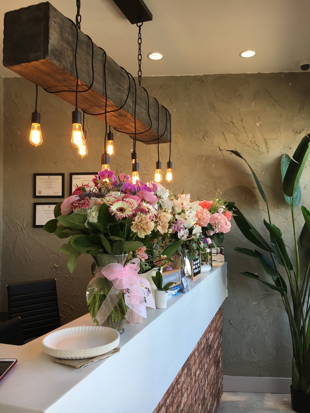 Tooth Booth | 4178 Main St, Vancouver, BC V5V 3P7, Canada | Phone: (604) 423-4283