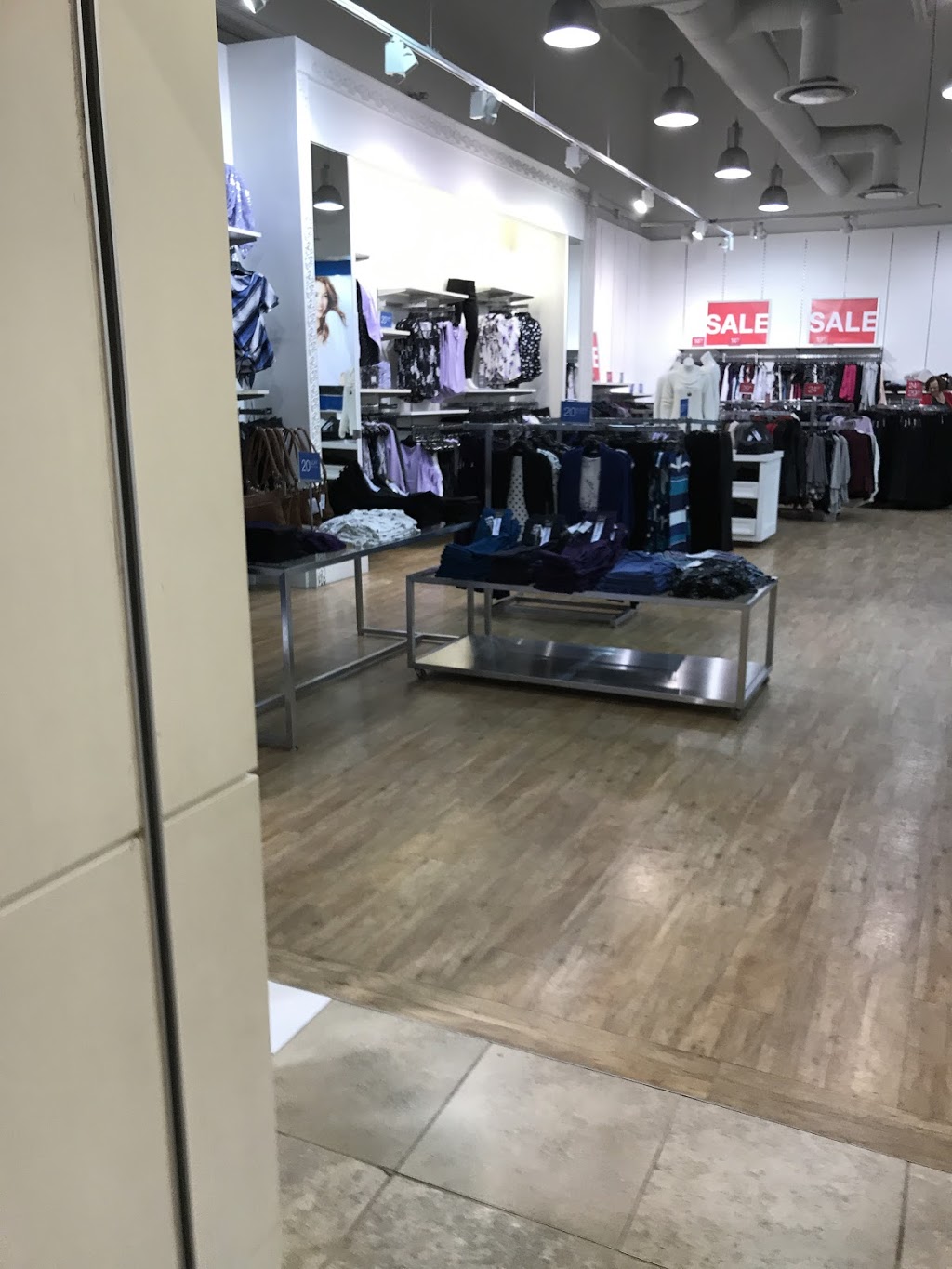 Rickis | CrossIron Mills, 261056 Crossiron Blvd Unit #323, Rocky View No. 44, AB T4A 0G3, Canada | Phone: (403) 274-4672