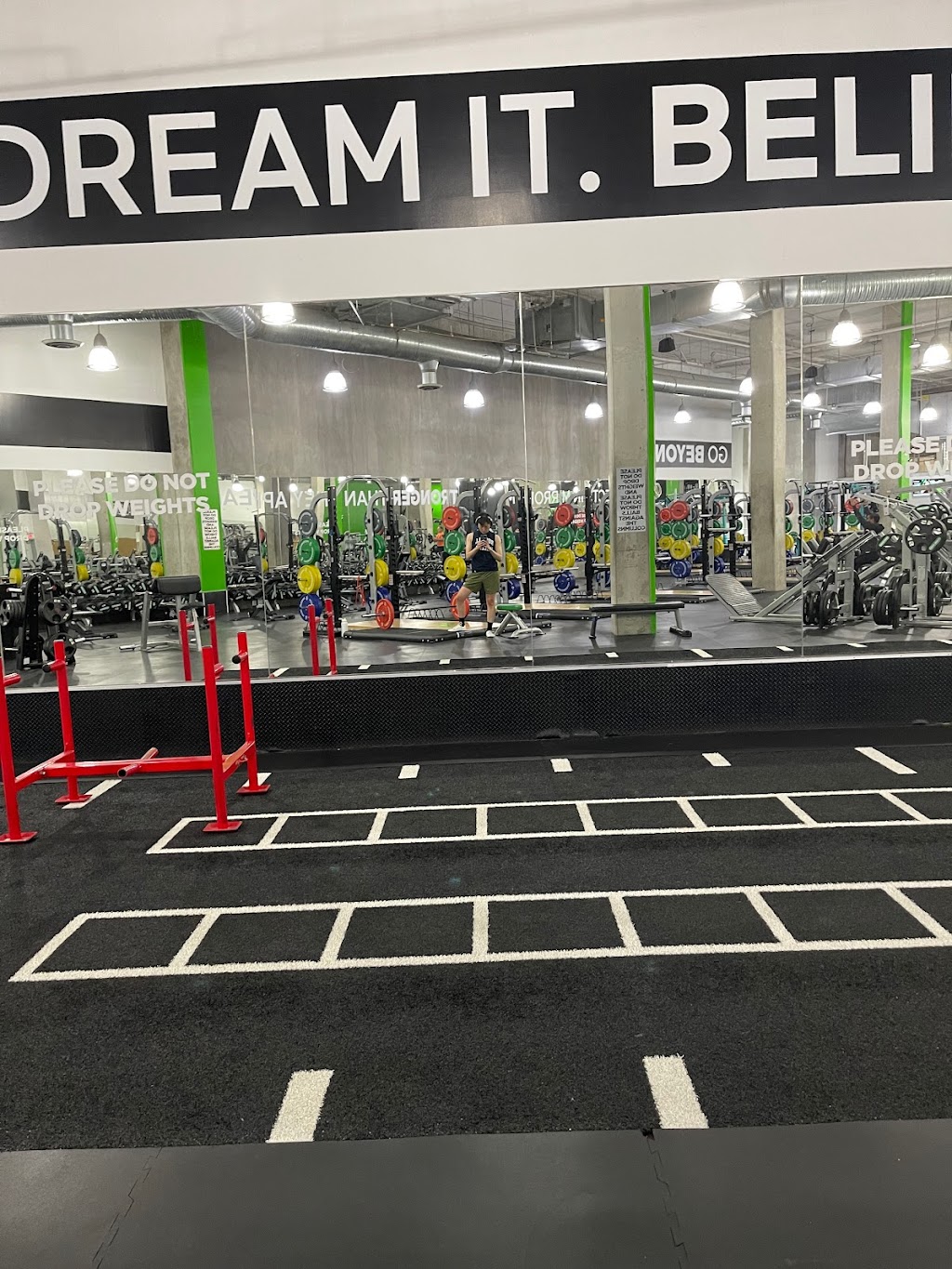 Fitness World | 15850 26 Ave #120, Surrey, BC V3Z 2N6, Canada | Phone: (604) 385-1316