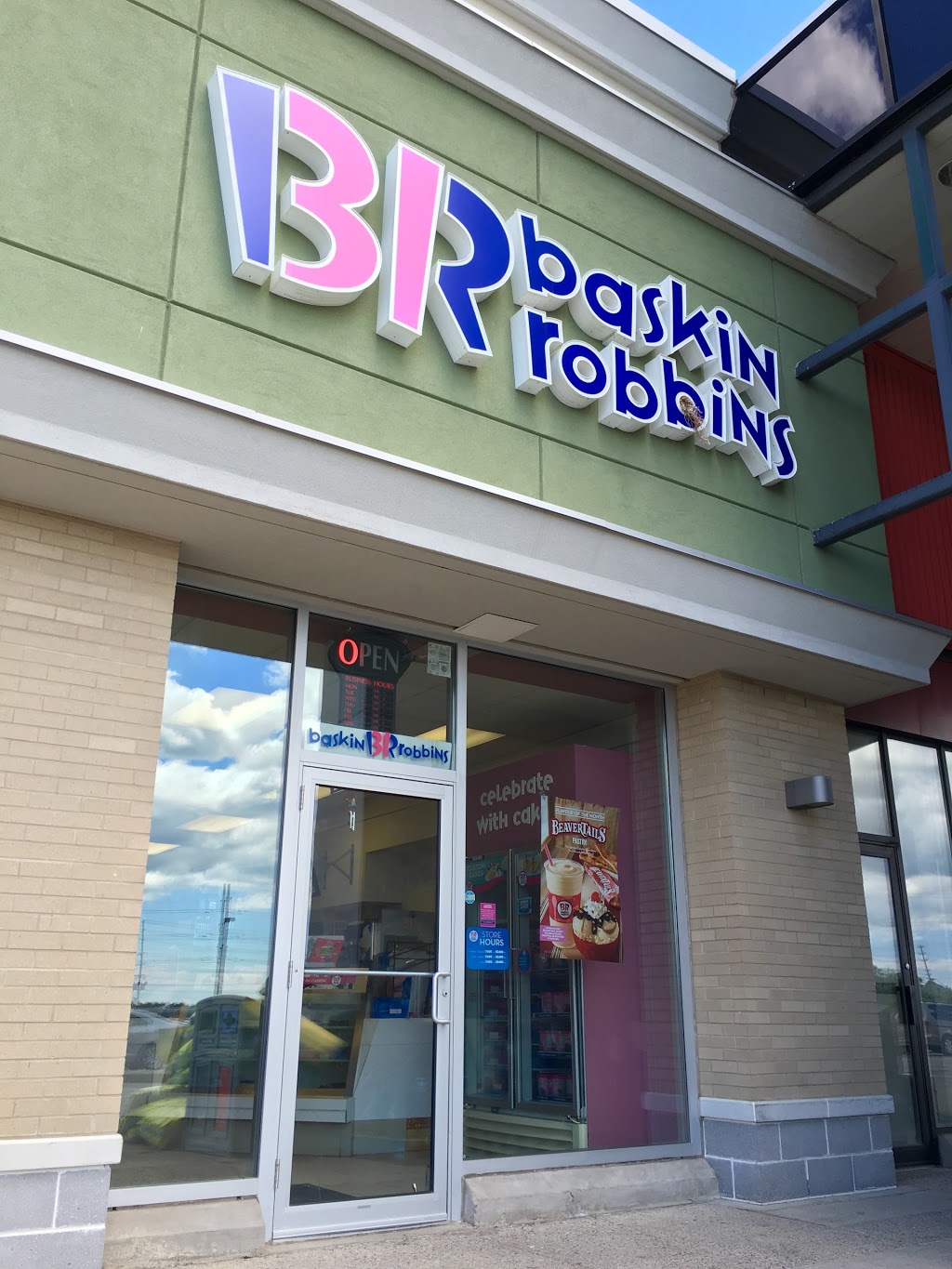 Baskin Robbins 2025 Guelph Line, Burlington, ON L7P 4M8, Canada