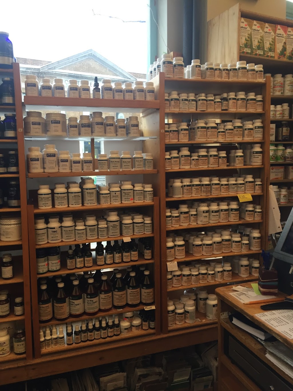 Mission Santé Thuy | 1138 Rue Bernard O, Outremont, QC H2V 1V3, Canada | Phone: (514) 272-9386