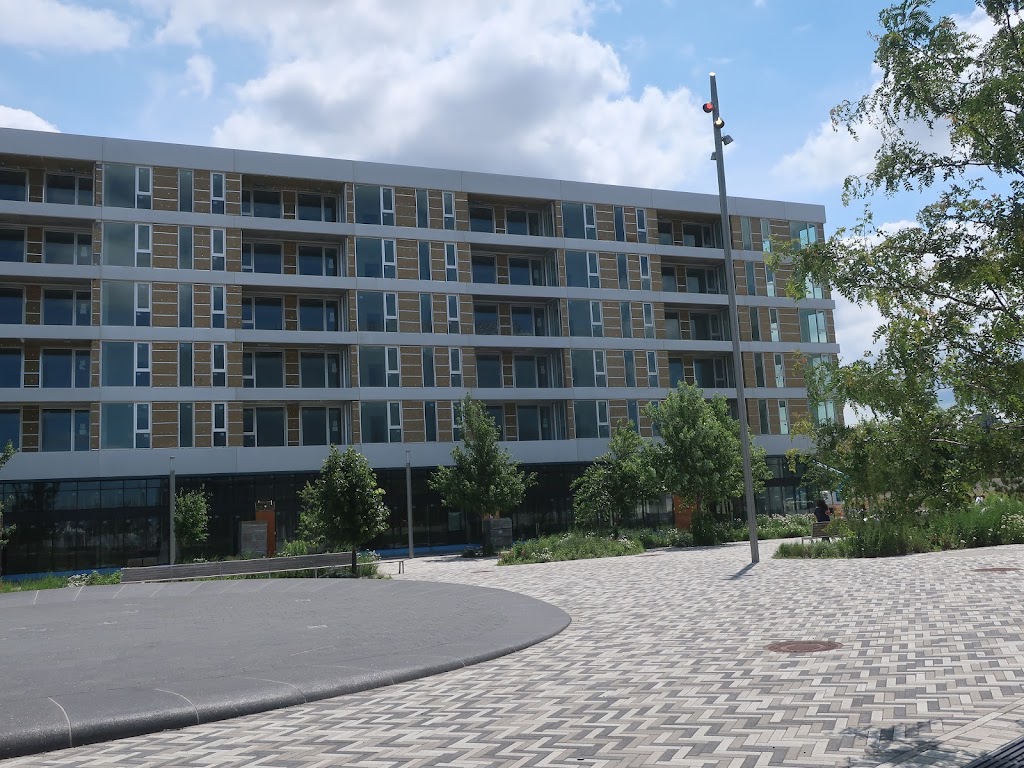 OM - Outremont | 1300 Ave.Thérèse-Lavoie-Roux, Outremont, QC H2V 0C2, Canada | Phone: (514) 400-8012