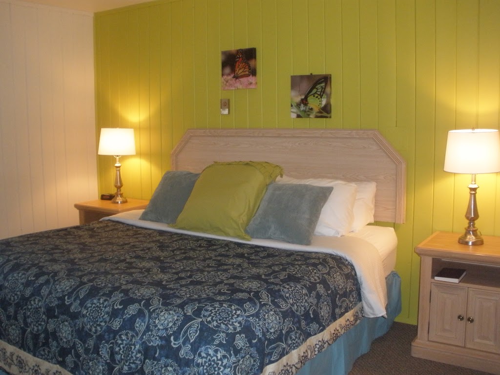 The Piccadilly | 4874 St Joseph St, Radium Hot Springs, BC V0A 1M0, Canada | Phone: (250) 347-9532
