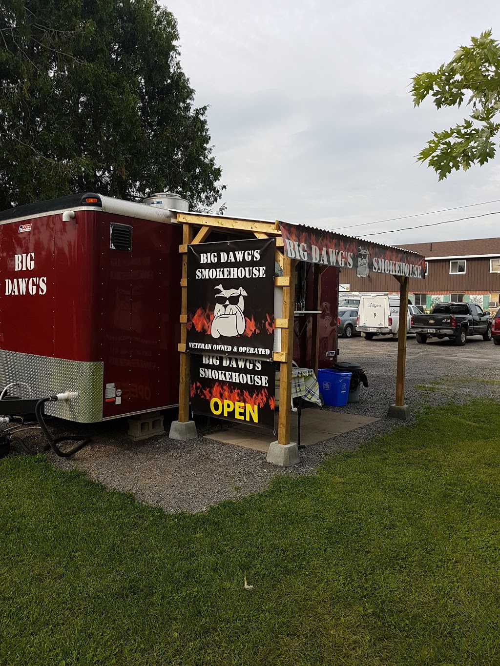 Big Dawgs Smokehouse | 2317 Community Way, North Gower, ON K0A 2T0, Canada | Phone: (613) 223-8625