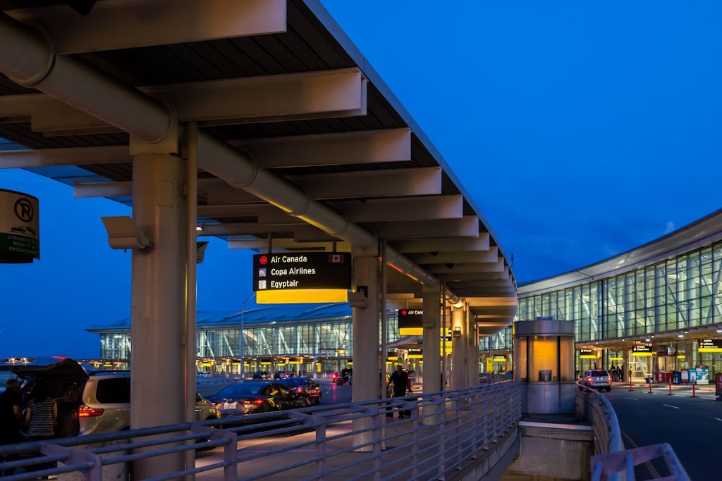 Toronto Airport Limo | 145 Grand River Blvd, Scarborough, ON M1B 1G4, Canada | Phone: (416) 410-4477