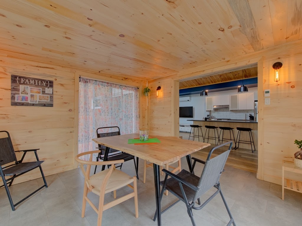 Chalet Le Naturel | Boul Notre Dame #500, Pont-Rouge, QC G3H 0L5, Canada | Phone: (800) 319-3134