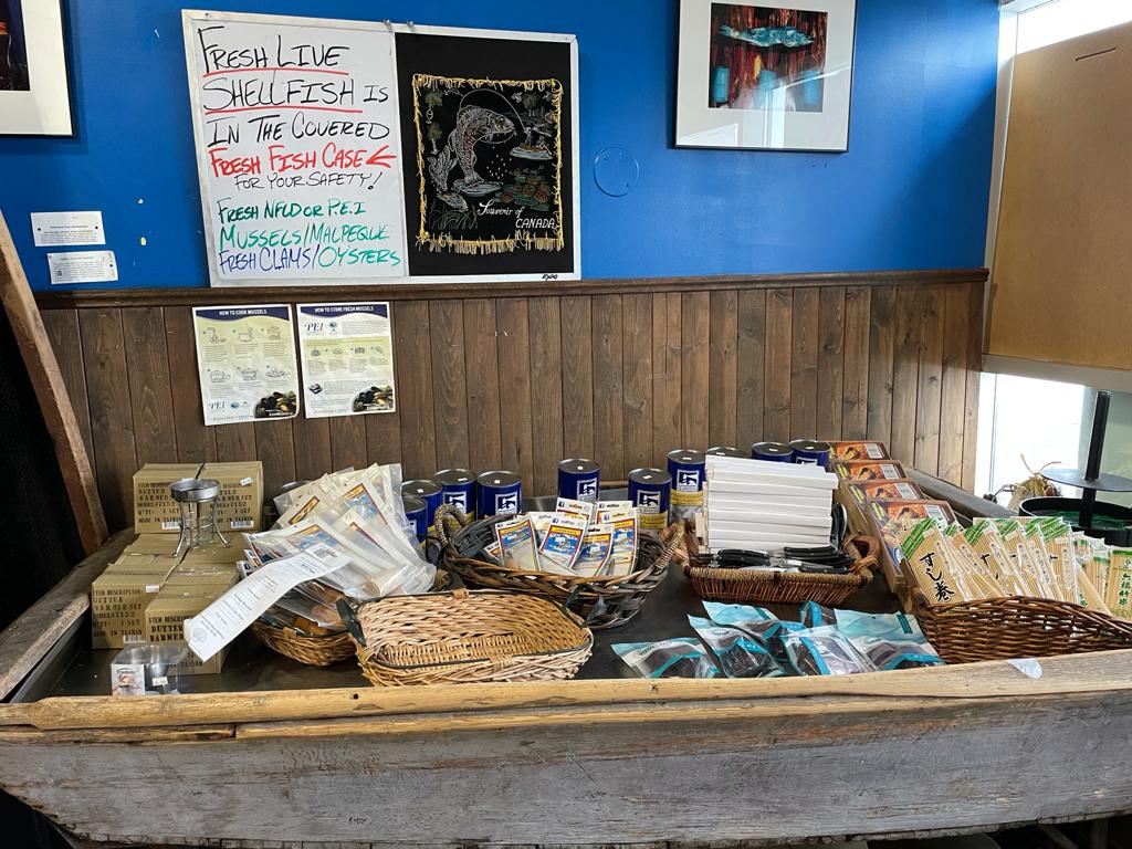 Johnnys Fresh Fish & Seafood | 516 Bryne Dr c, Barrie, ON L4N 9P6, Canada | Phone: (705) 730-0769