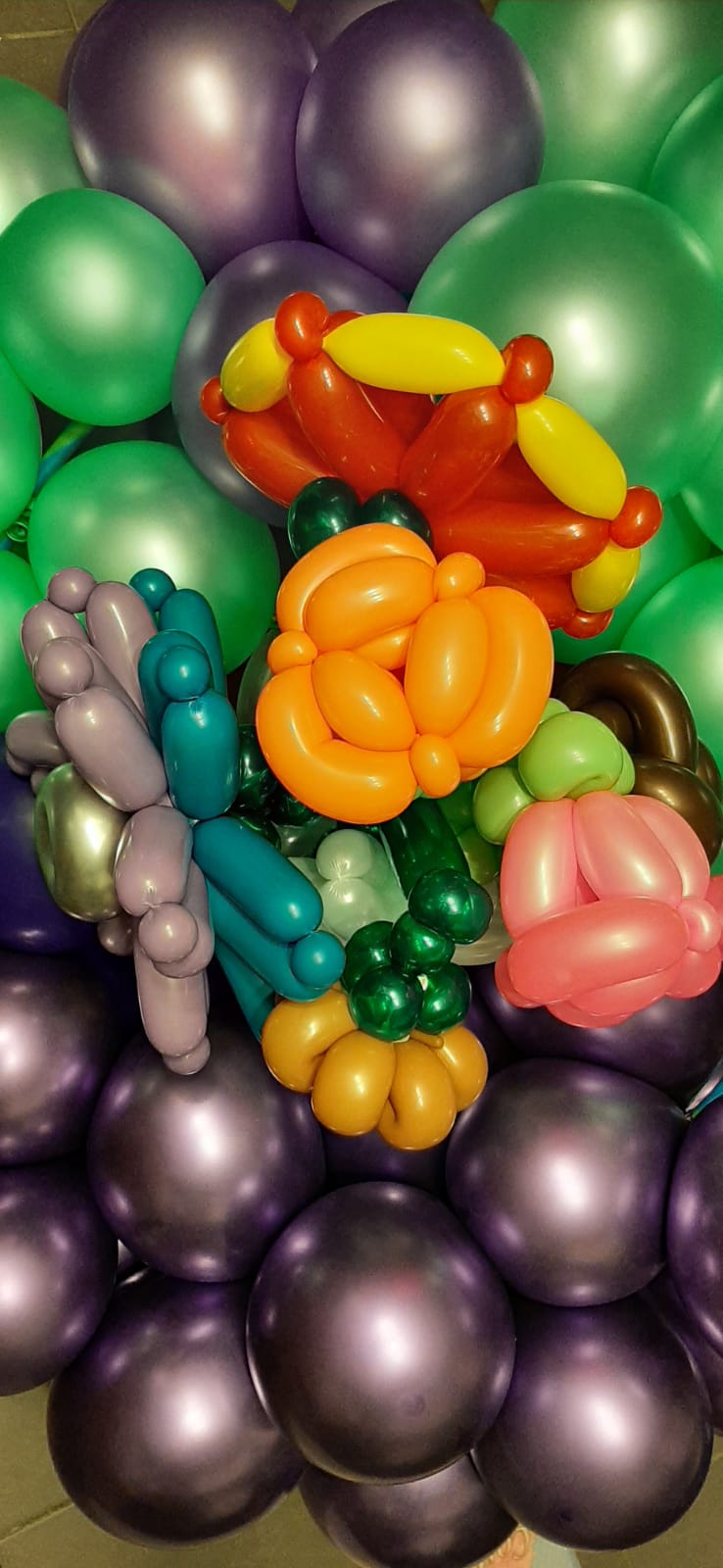 Balloons by Mina | 39A Valley Woods Rd #903, North York, ON M3A 2R5, Canada | Phone: (647) 927-8108