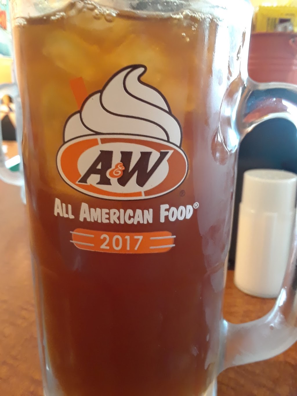 A&W Restaurant | 208 N Main St, Yale, MI 48097, USA | Phone: (810) 387-4052