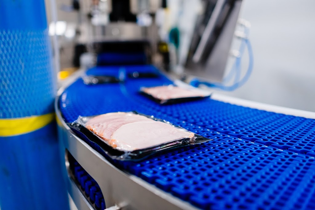 Stemmler Meats - Manufacturing Facility | 725 McMurray Rd, Waterloo, ON N2V 1Y2, Canada | Phone: (519) 699-4590