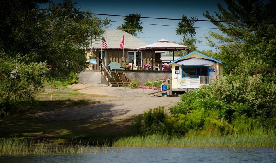Ice Cream on the Rocks | 1587 Riverside Dr, Britt, ON P0G 1A0, Canada | Phone: (705) 383-0955