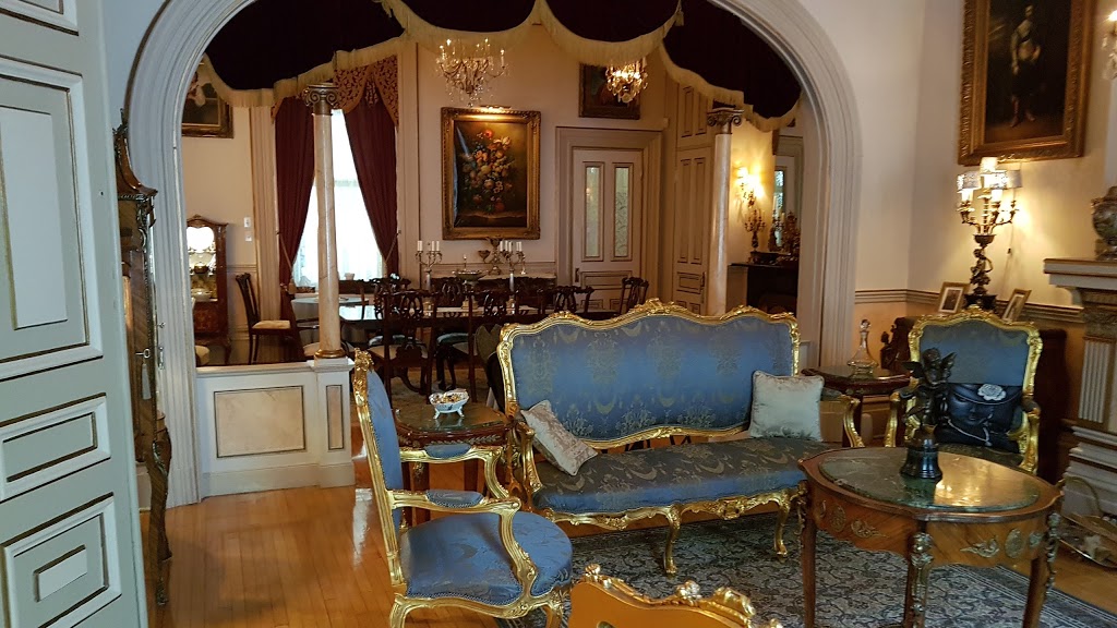 Chateau Du Faubourg | 429 Rue Saint-Jean, Québec, QC G1R 1P3, Canada | Phone: (418) 524-2902