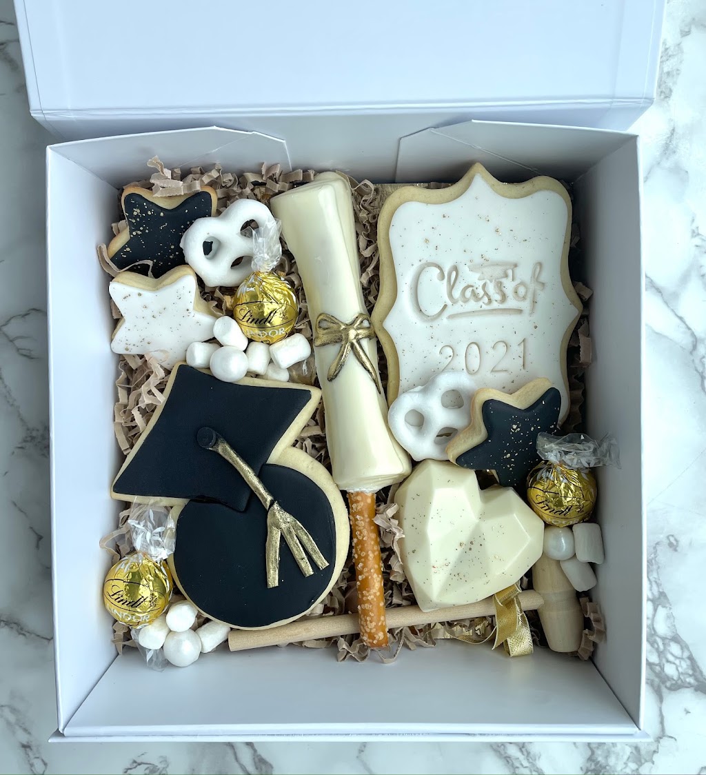 Victorias Sweets | 3790 Chem. de la Côte-de-Liesse, Mont-Royal, QC H4N 2P5, Canada | Phone: (514) 970-3478