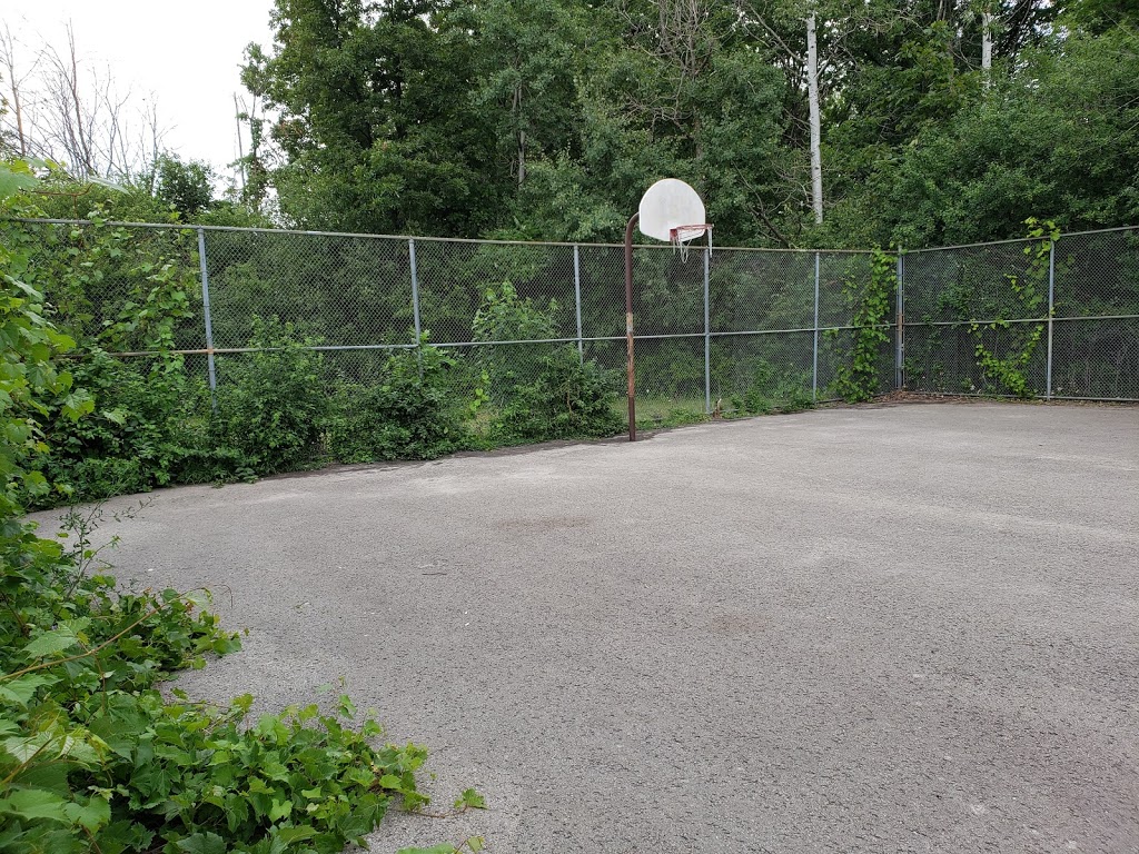 Hunter Estates Park | 21 Spartan Ct, Stoney Creek, ON L8E 6A4, Canada