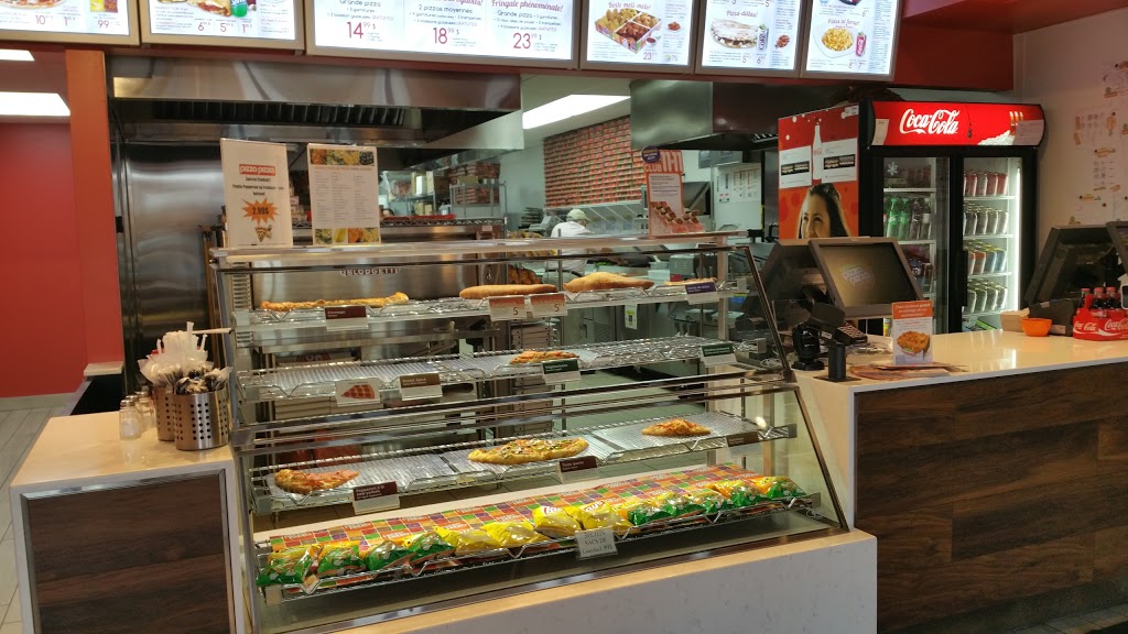 Pizza Pizza | 240 Boulevard Curé-Labelle, Sainte-Rose, QC H7L 3A2, Canada | Phone: (514) 737-1111