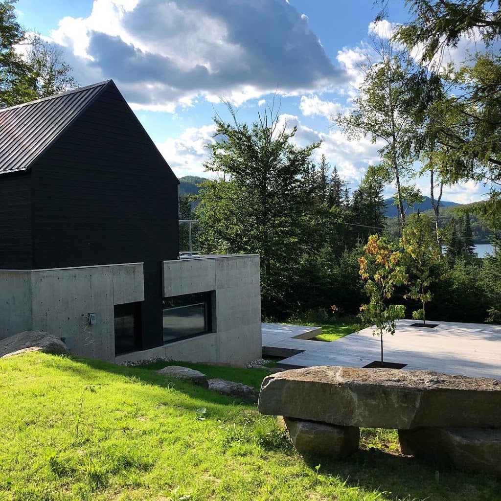Umari Casa 122 | 69 Chemin de la Pointe-aux-Pères, Lac-Supérieur, QC J0T 1P0, Canada | Phone: (416) 731-6258