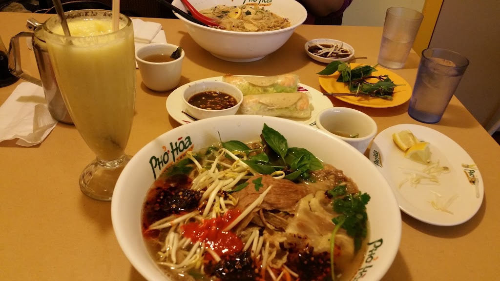 Delicious Pho Restaurant | 9723 106 Ave NW, Edmonton, AB T5H 2N7, Canada | Phone: (780) 421-7082