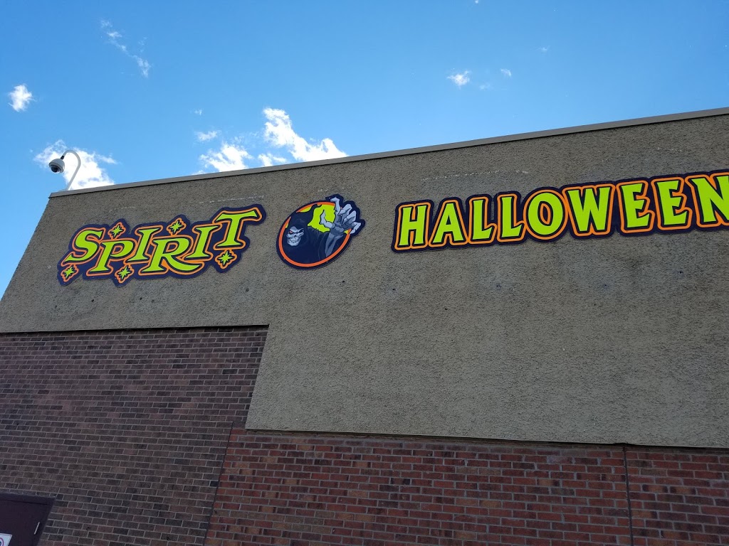Spirit Halloween | 821 Rye St, Peterborough, ON K9J 6X1, Canada | Phone: (866) 586-0155