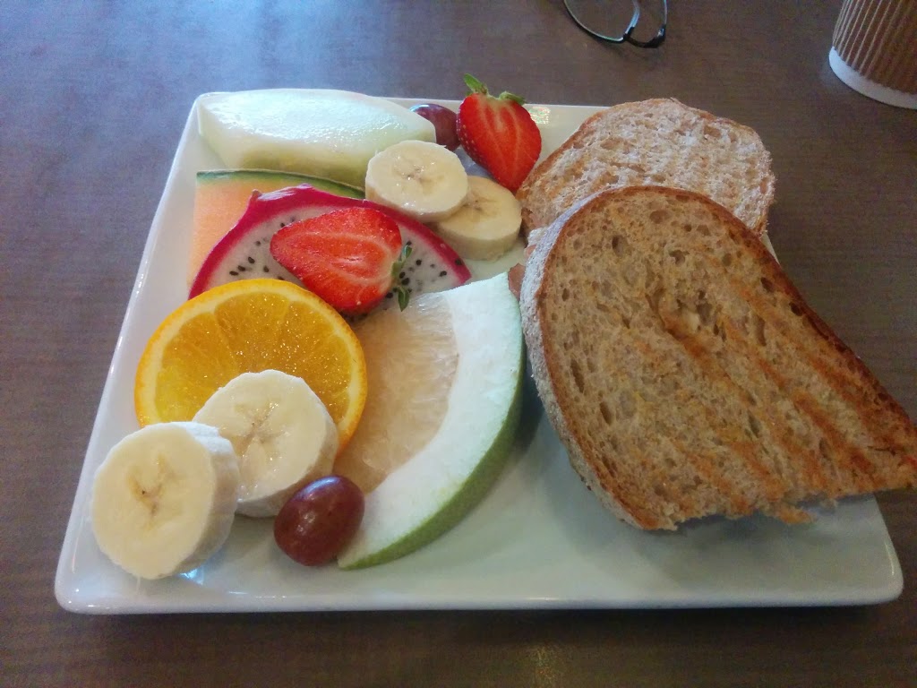 ES Café | 1365 Route des Rivières #110, Saint-Nicolas, QC G7A 2V6, Canada | Phone: (418) 836-9324