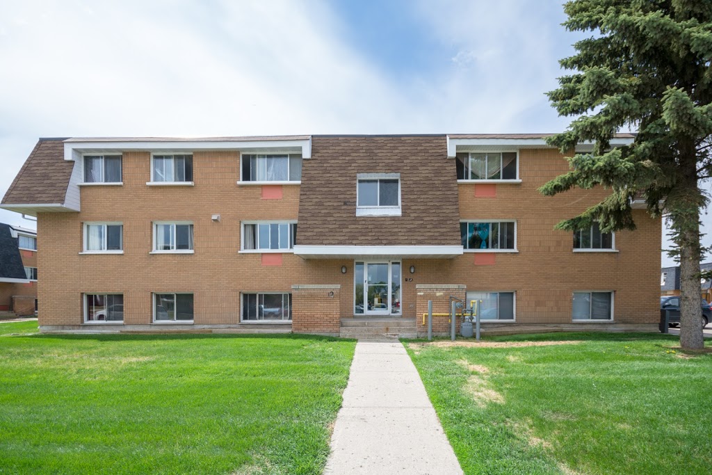 Quappelle Village I & II | 41 Munroe Pl #22, Regina, SK S4S 6A7, Canada | Phone: (306) 751-2270