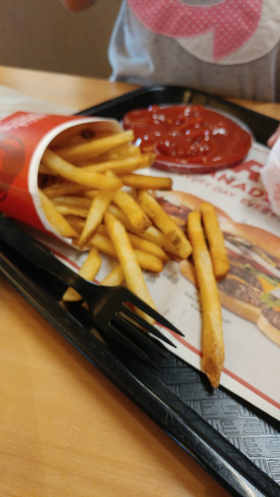 Wendys | 2400 Dundas St W, Mississauga, ON L5K 2R8, Canada | Phone: (905) 855-8953