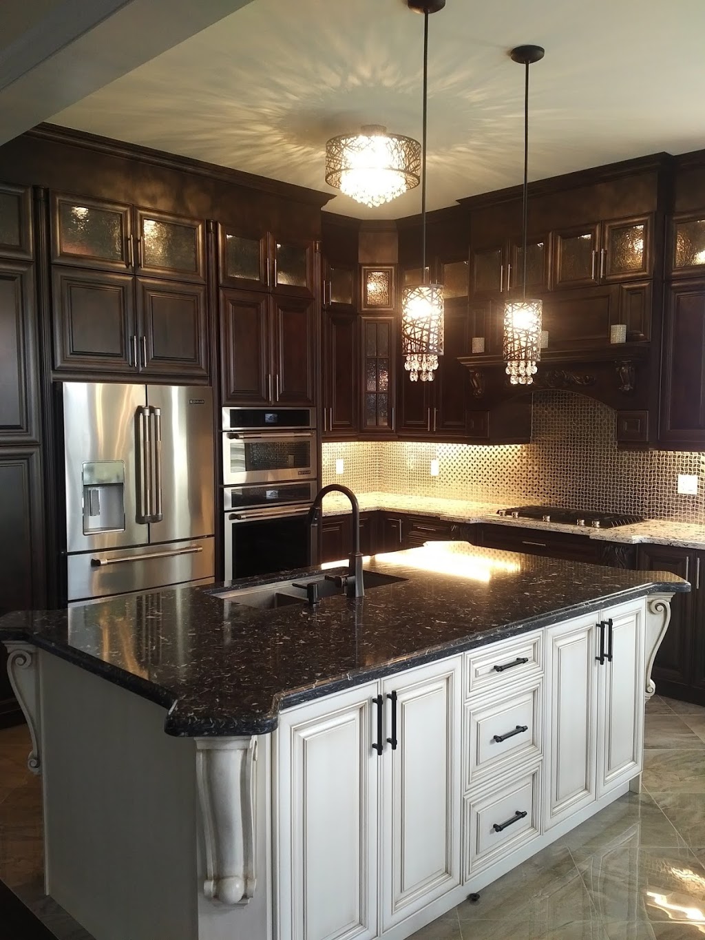 Rosewood Kitchens | 6975 Tranmere Dr, Mississauga, ON L5S 1M2, Canada | Phone: (905) 612-8484