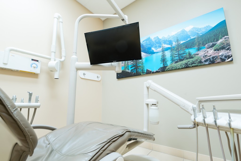 Hollidge Family Dentistry | 130 Hollidge Blvd b8, Aurora, ON L4G 8A3, Canada | Phone: (905) 841-8008