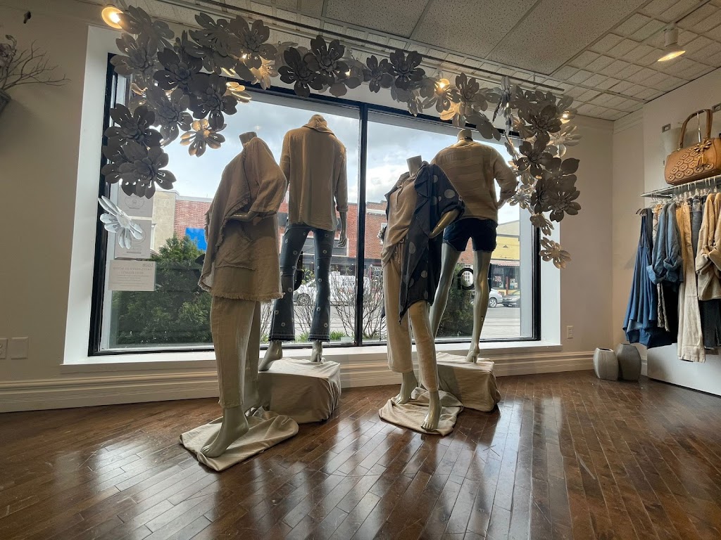 Lace Sainte Anne | 92 Rue Ste Anne, Sainte-Anne-de-Bellevue, QC H9X 1L8, Canada | Phone: (514) 457-6798