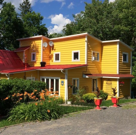 Chez Lulu et Lutin | 3258 Chemin de Look Out Park, Rawdon, QC J0K 1S0, Canada | Phone: (450) 834-7017
