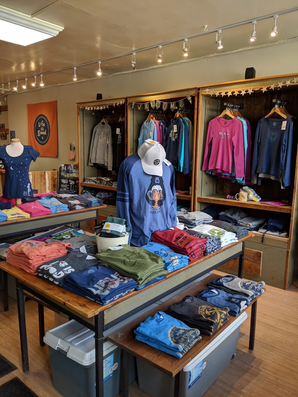 Good Vibes on Main | 254 Main St S, Newmarket, ON L3Y 3Z5, Canada | Phone: (905) 895-0606