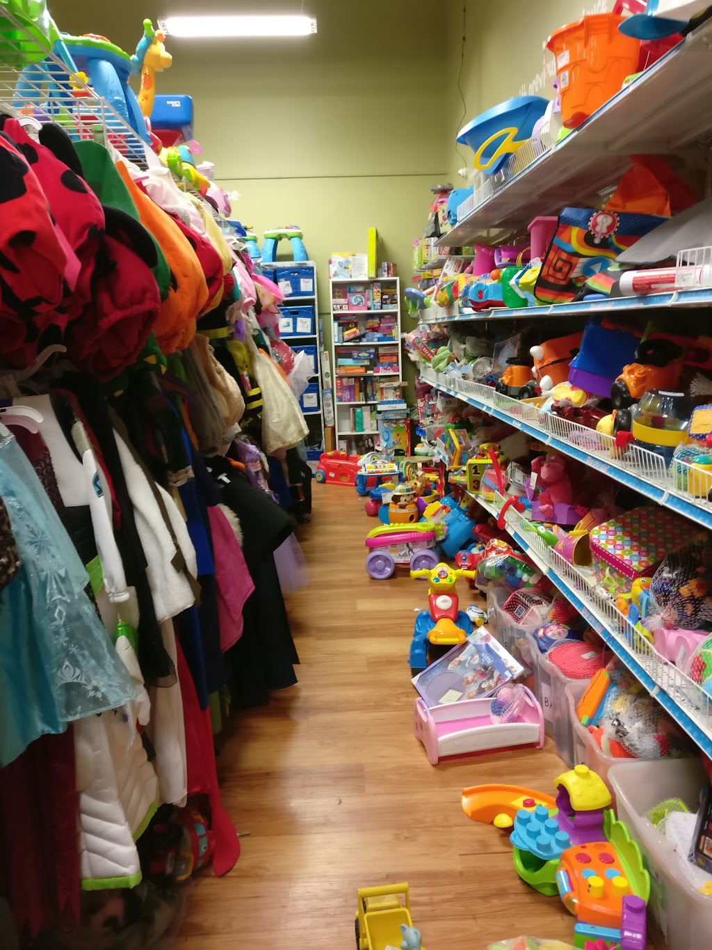 Once Upon A Child | 1020 Islington Ave #10a, Etobicoke, ON M8Z 6A4, Canada | Phone: (416) 901-9425