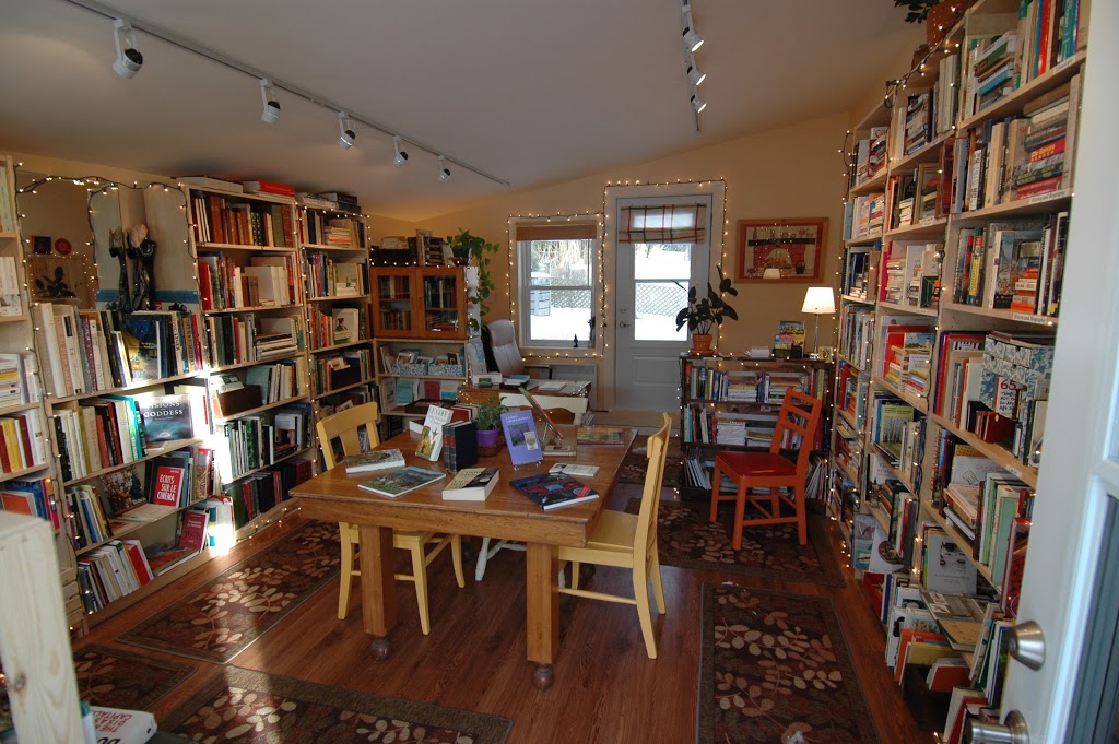 Librairie FRELIX | 2 Chemin Garagona, Frelighsburg, QC J0J 1C0, Canada | Phone: (450) 298-1011