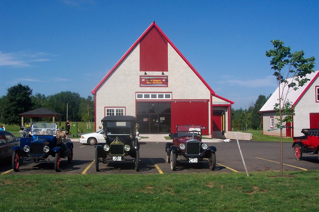 Wood Islands Commissary and Liquor Store | 13054 Shore Rd, Wood Islands, PE C0A 1B0, Canada | Phone: (902) 962-3978