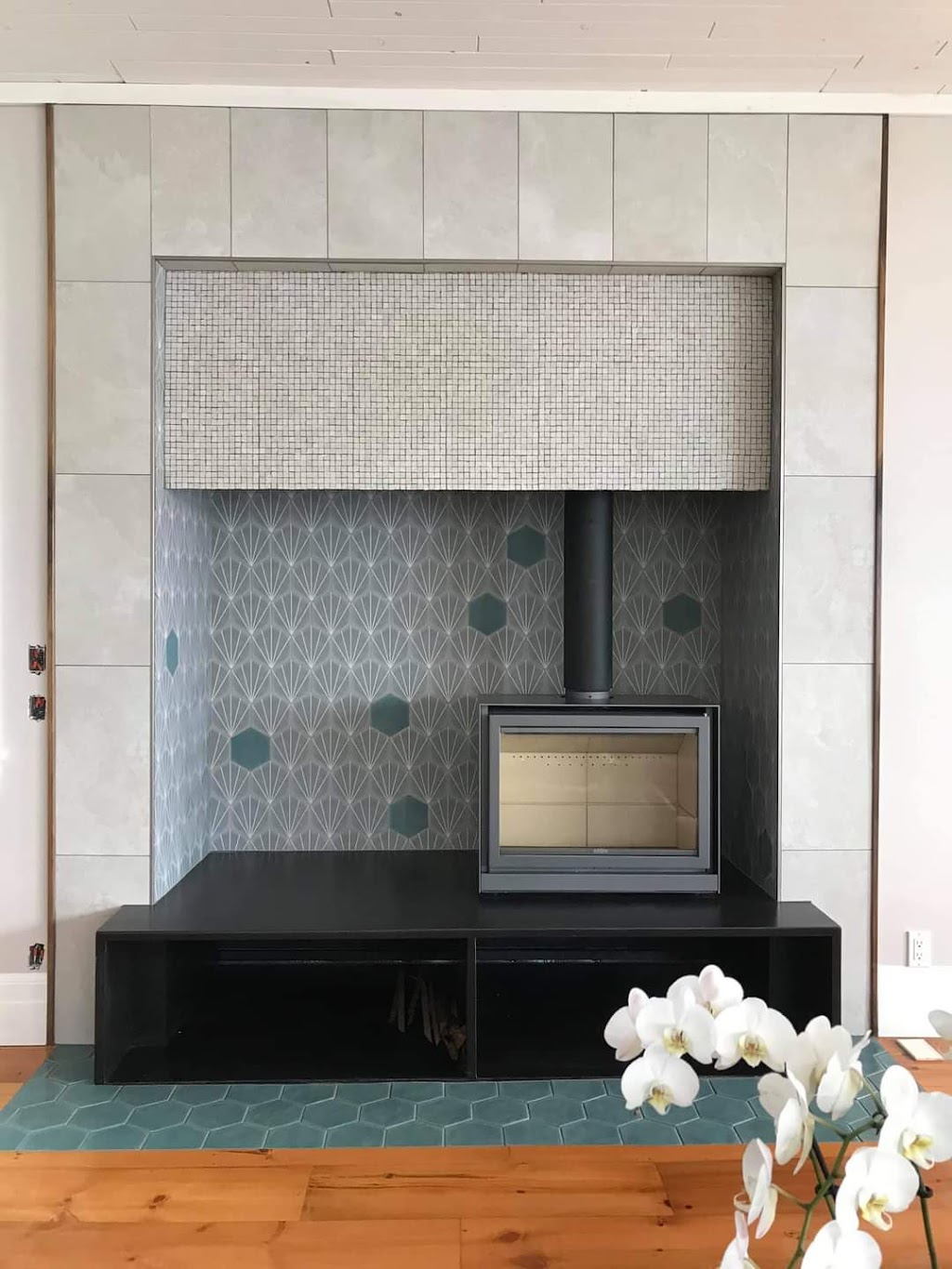 Versa-Tile | Meadowood Rd, Kingston, ON K7M 5G6, Canada | Phone: (613) 453-4641