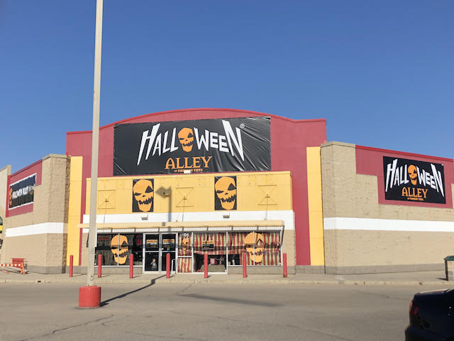 Halloween Alley | clothing store | Unit 101 810 Circle Drive East River City Centre, Saskatoon, SK S7K 3T8, Canada | 3063826799 OR +1 306-382-6799