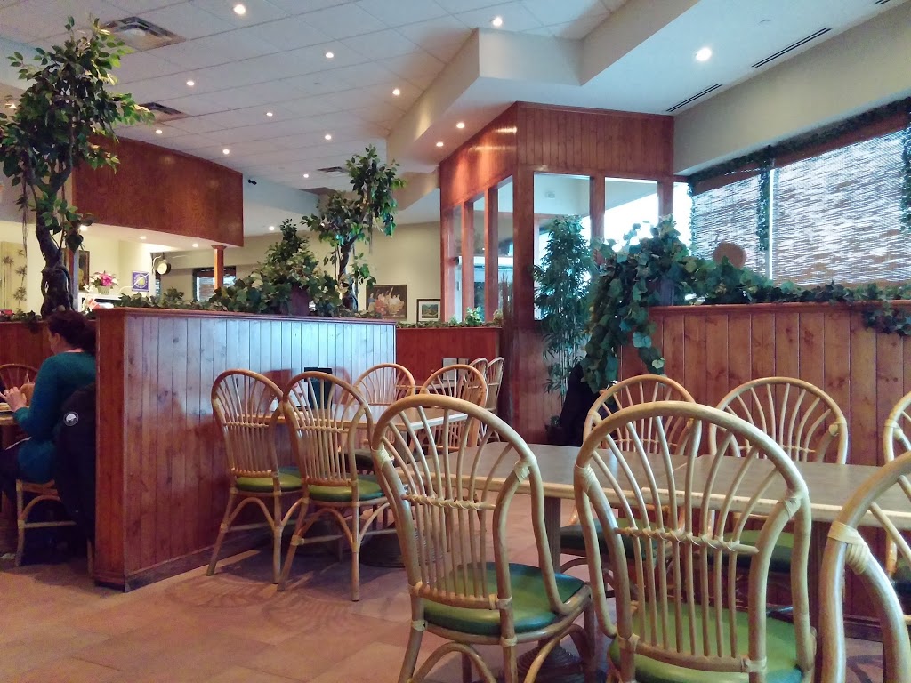 Thai Bamboo Restaurant | 61 King St, Barrie, ON L4N 6B5, Canada | Phone: (705) 739-6777