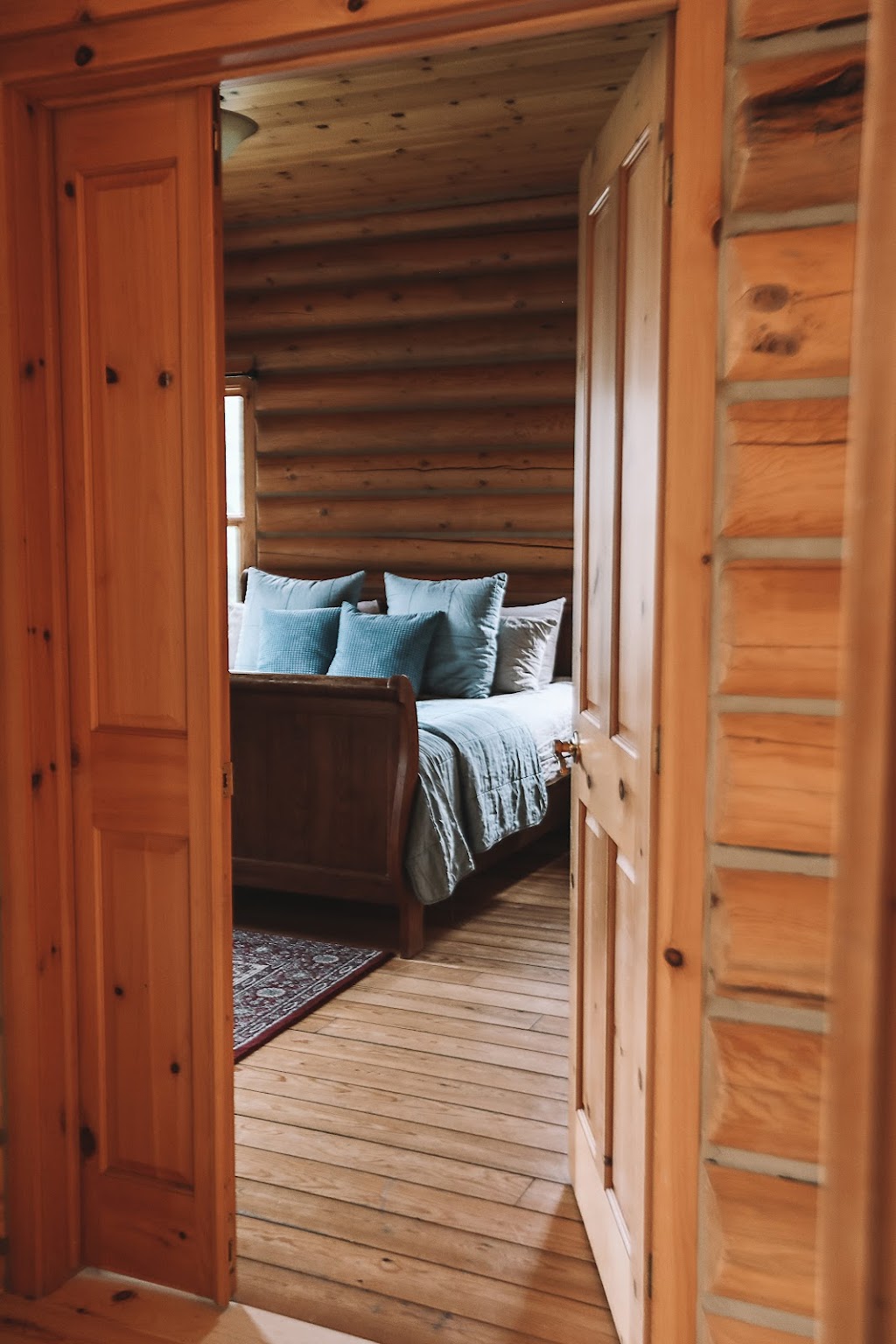 Chalet no. 87 by Fiddler Lake Resort® (Cerf-Deer) | 22 Chem. du Grand-Pic, Mille-Isles, QC J0R 1A0, Canada | Phone: (800) 721-0371