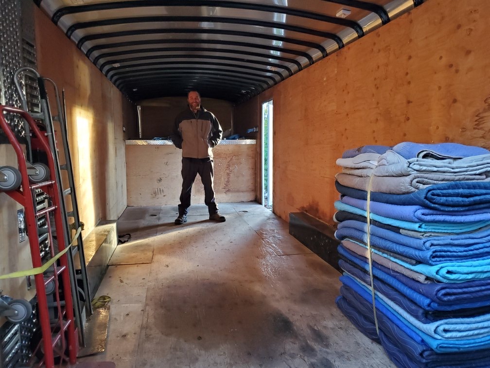 R&R Pro Moving and Transport Ltd | 2607 Florence Lake Rd, Victoria, BC V9B 4H5, Canada | Phone: (250) 880-9523