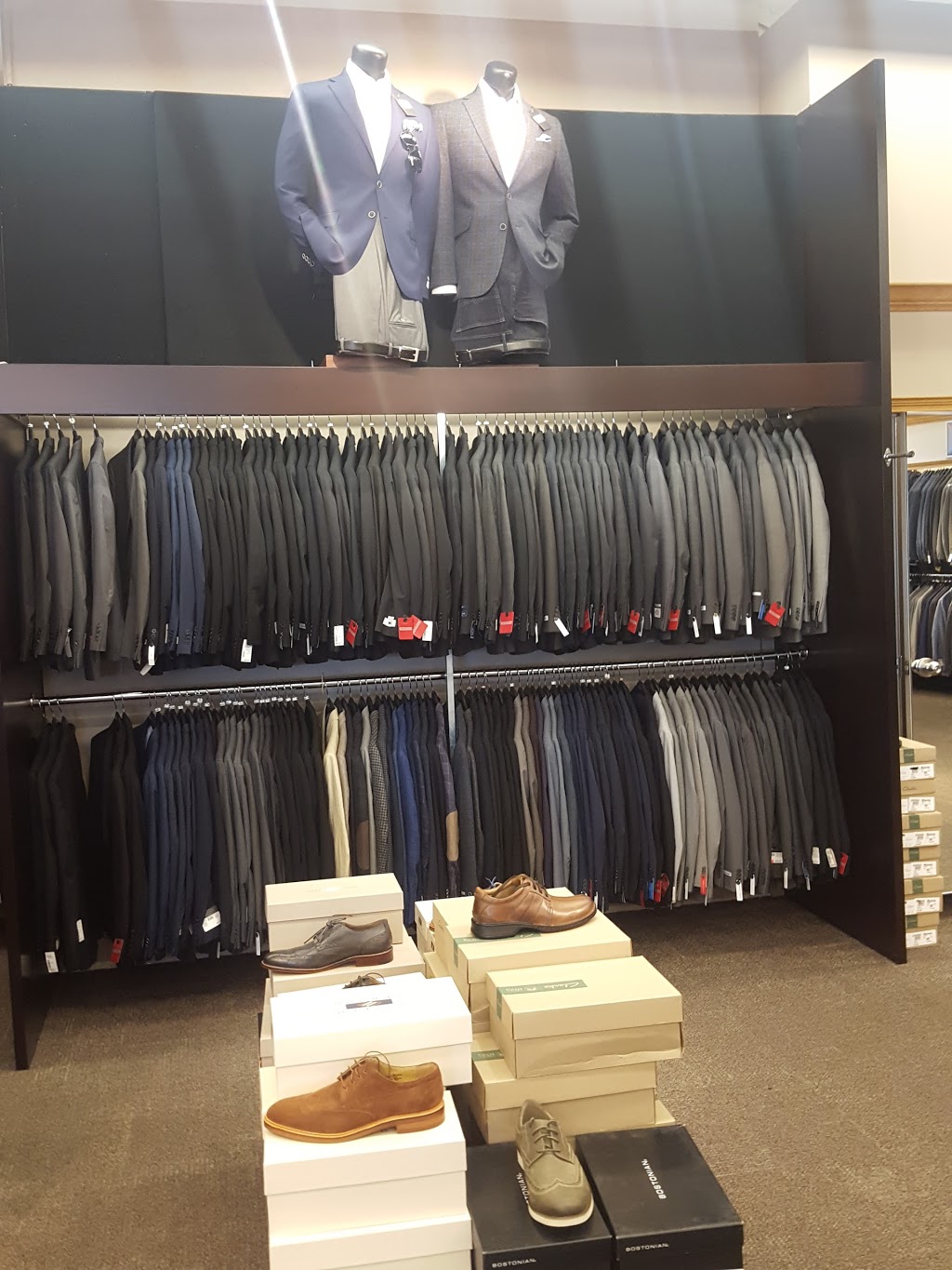 Moores Clothing for Men | 500 Fairway Rd S, Kitchener, ON N2C 1X3, Canada | Phone: (519) 893-1241