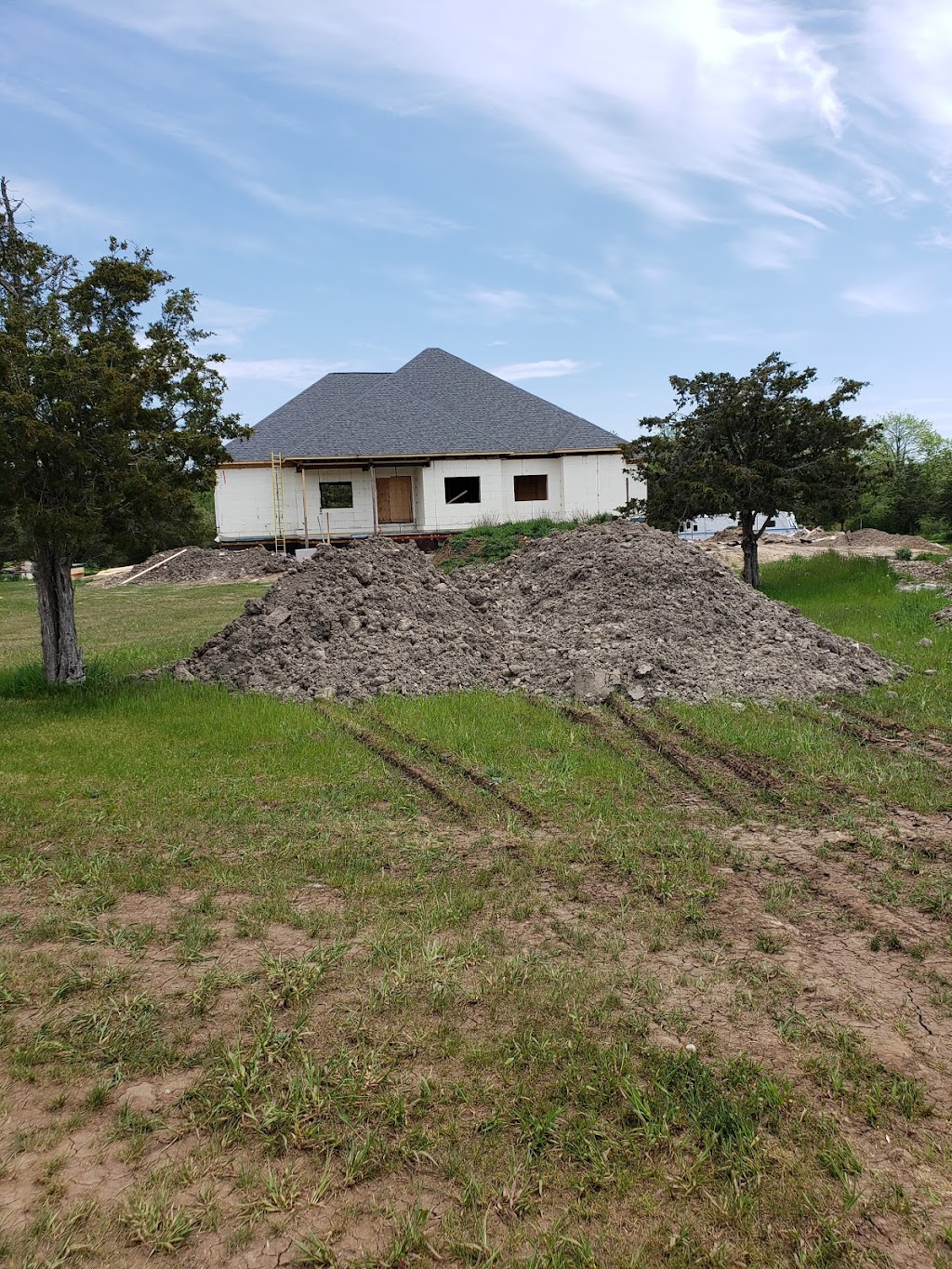 Salama roofing inc. | 411 sidney street Trenton Ap09, Trenton, ON K8V 6N6, Canada | Phone: (647) 528-0361