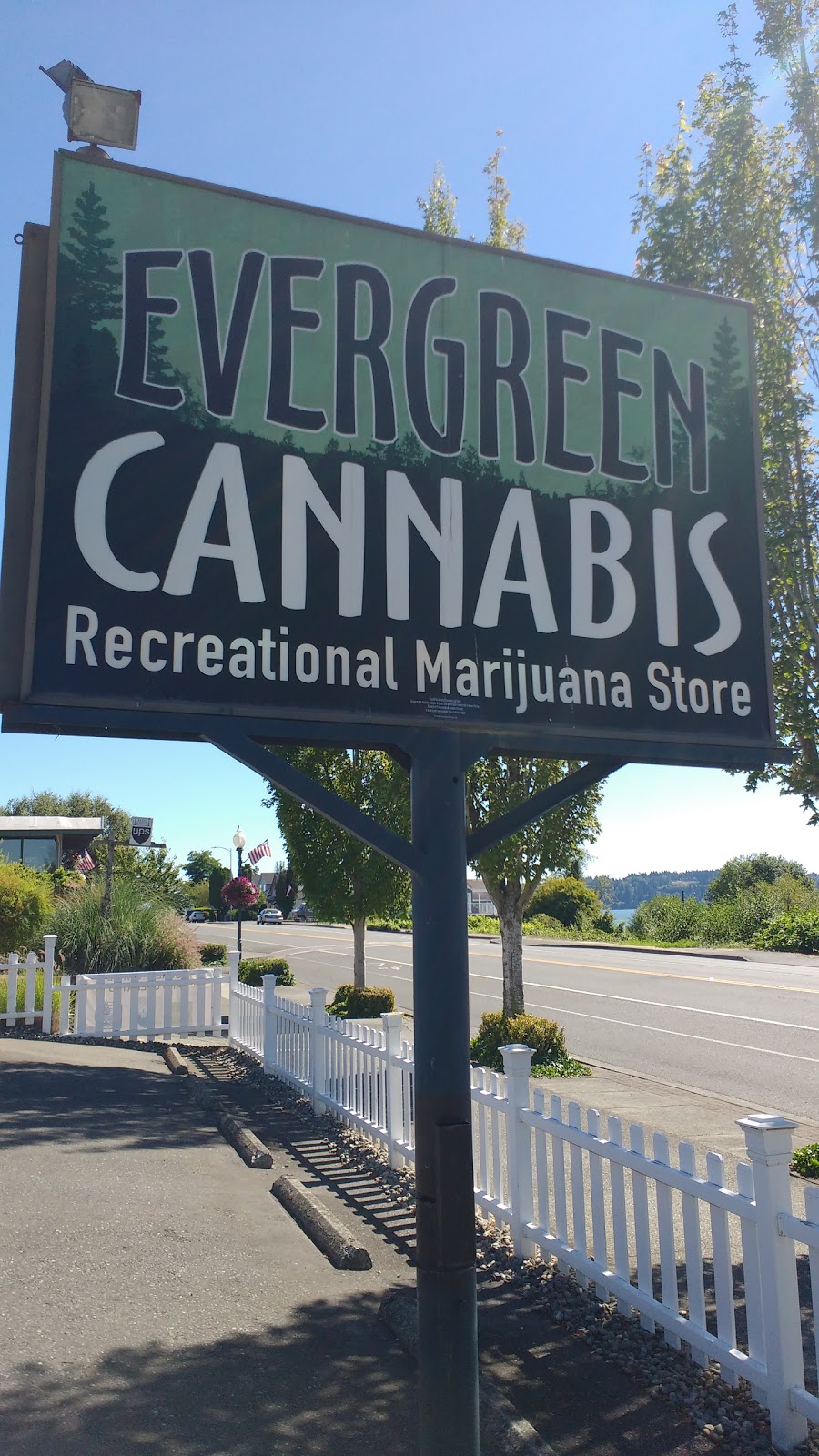 Evergreen Cannabis | 922 Peace Portal Dr, Blaine, WA 98230, USA | Phone: (360) 332-8922
